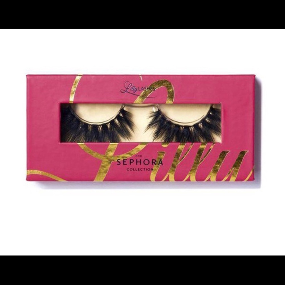 Lilly lashes Mykonos
